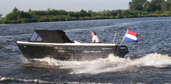 Nieuwbouw boten bij AWS Watersport